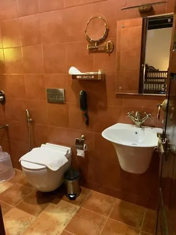 Abaamtharavadu Hotel Mala  India