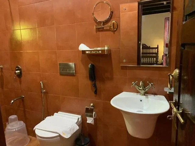 Abaamtharavadu Hotel Mala